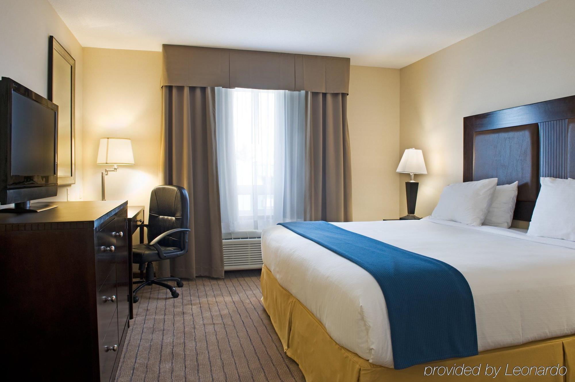 Ramada By Wyndham Prince Albert Eksteriør billede