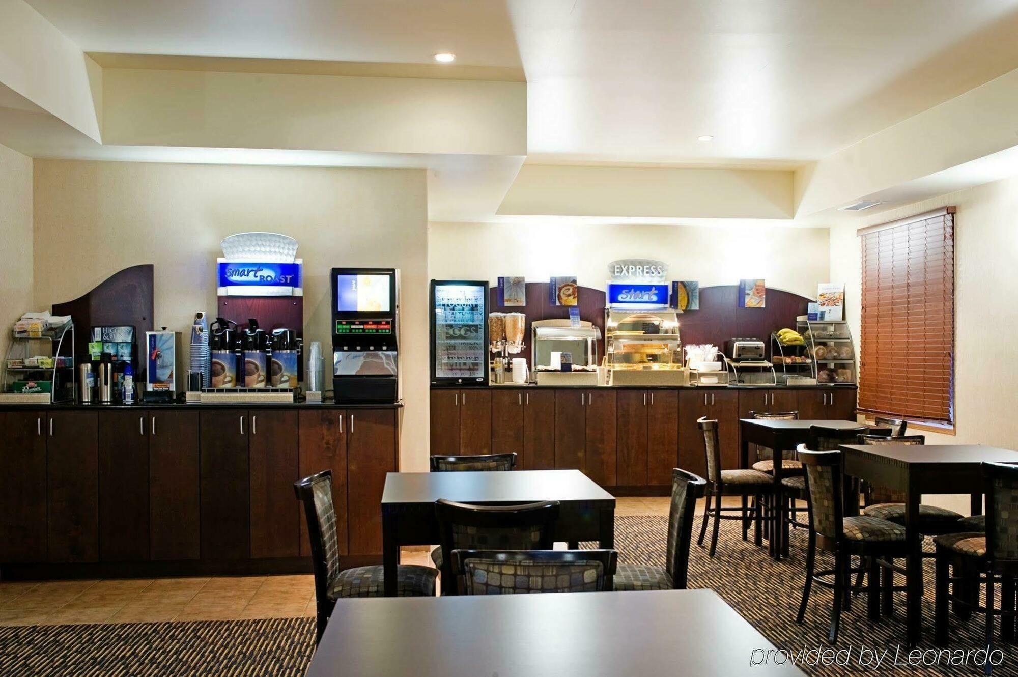 Ramada By Wyndham Prince Albert Eksteriør billede